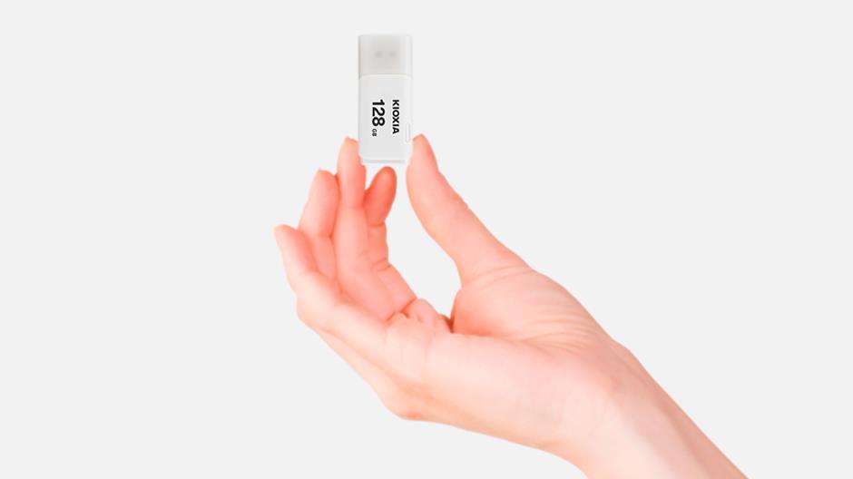 Kioxia 128GB U202 USB 2.0 Bellek LU202W0128GG4 Kioxia 128GB U202 USB 2.0 Bellek LU202W0128GG4